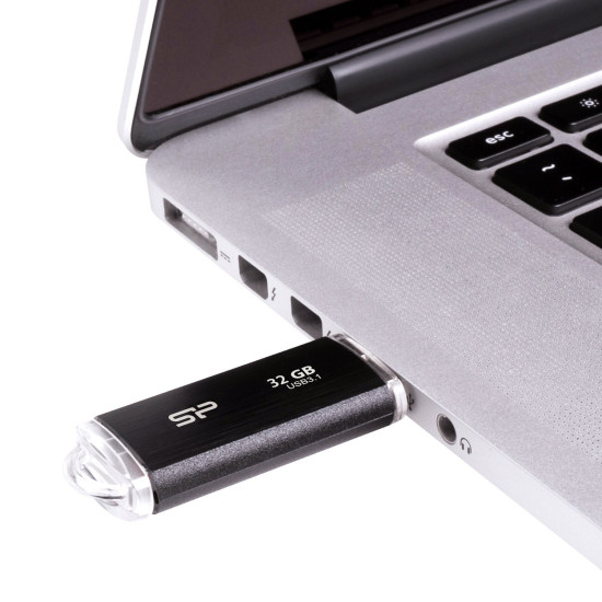 Флаш памет SILICON POWER Blaze B02 32GB USB 3.1 Black