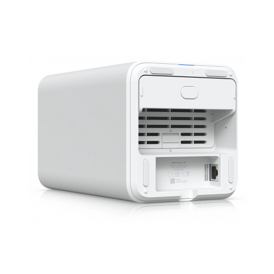NAS устройство Ubiquiti UniFi UNAS-2-W-EU, 2 гнезда за 3.5 инча HDD, 2.5 GbE, USB-C, включен PoE+, + адаптер