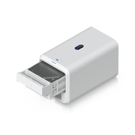NAS устройство Ubiquiti UniFi UNAS-2-W-EU, 2 гнезда за 3.5 инча HDD, 2.5 GbE, USB-C, включен PoE+, + адаптер