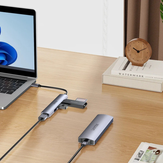 USB хъб Unitek USB3.0/2.0 HUB, 4 порта, USB-C вход, H1208B