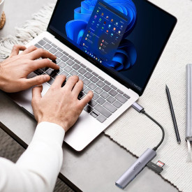 USB хъб Unitek USB3.0/2.0 HUB, 4 порта, USB-C вход, H1208B
