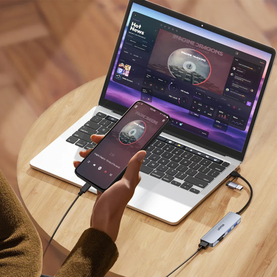 USB хъб Unitek HUB USB-C/USB-A, 3 порта, uHUB P5+, USB3.0 x 3, Card reader, алуминиев, H1320AGY01