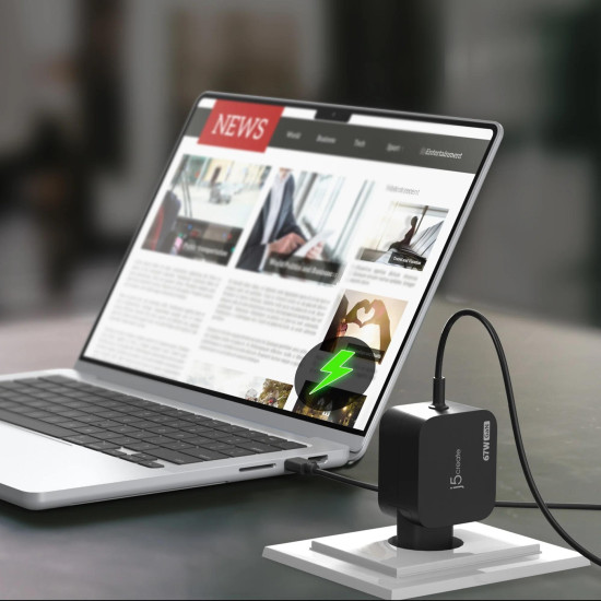 Универсално зарядно j5create 67W GaN PD USB-C Mini Charger, 4.5 mm, 3 вида DC конвертора