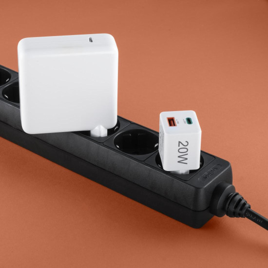 Зарядно HAMA 201991, 1x USB-C, 1x USB-A, PD, 20 W, бяло