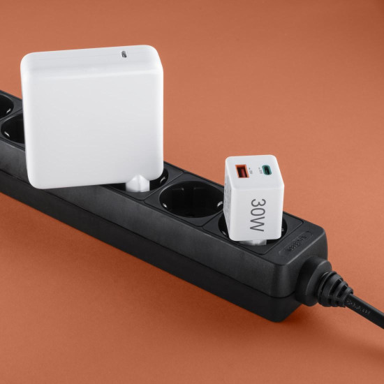 Зарядно HAMA 201992, GaN, 30W, 1x USB-C, 1x USB-A, PD, бял