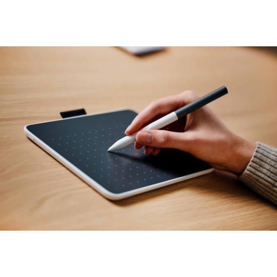 Графичен таблет Wacom One Pen tablet Medium, Bluetooth 5.1, Бял